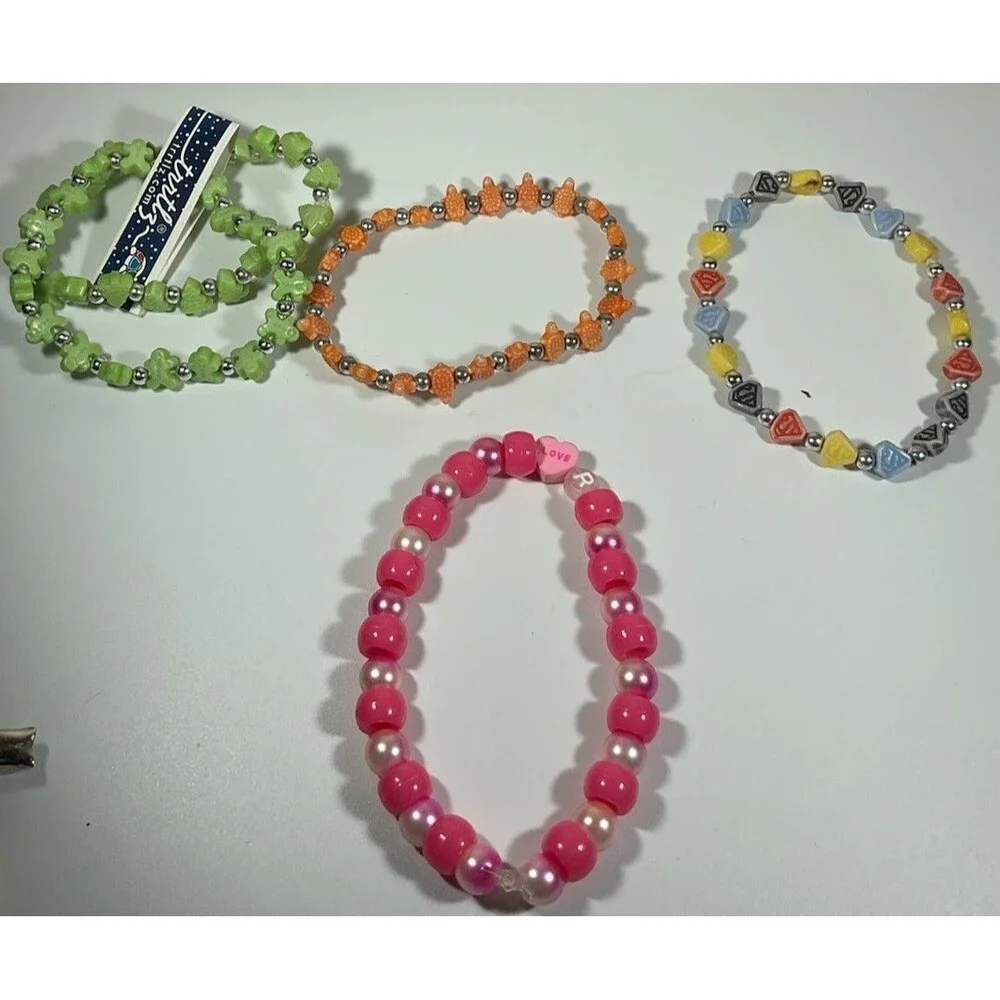 Girls Jewelry Lot - Necklace, Bracelets,  Charms Plastic 19 Pieces Dress Up Play